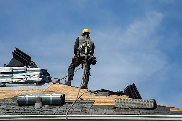 Professional Roofing technician working in Callahan, CA